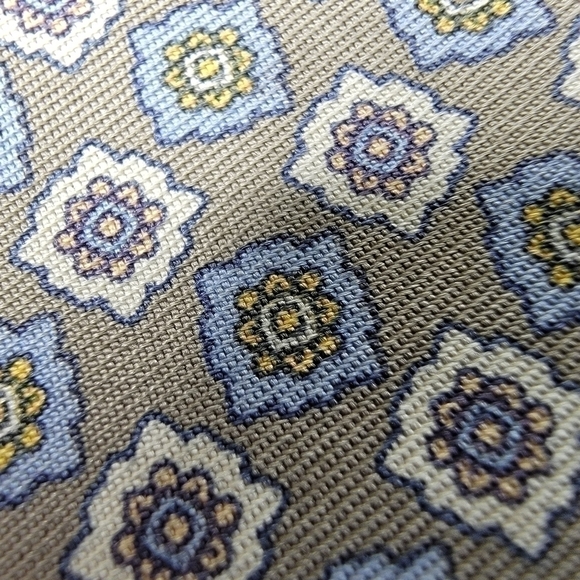 100% Silk Vintage Made in the USA Liberty of London Traditional Long Neck Tie - Picture 6 of 14